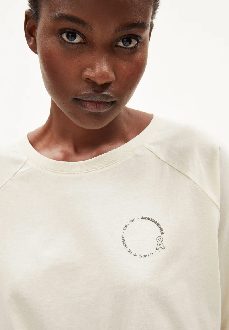 AMELIAA CIRCLE | oatmilk