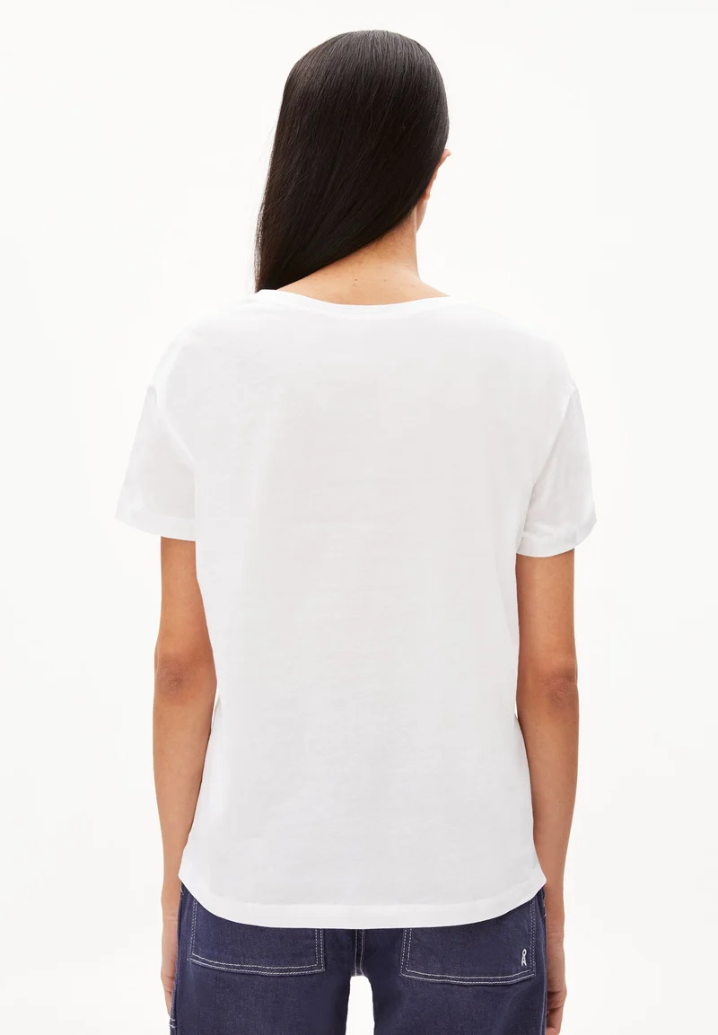 NELAA SHADOW | white