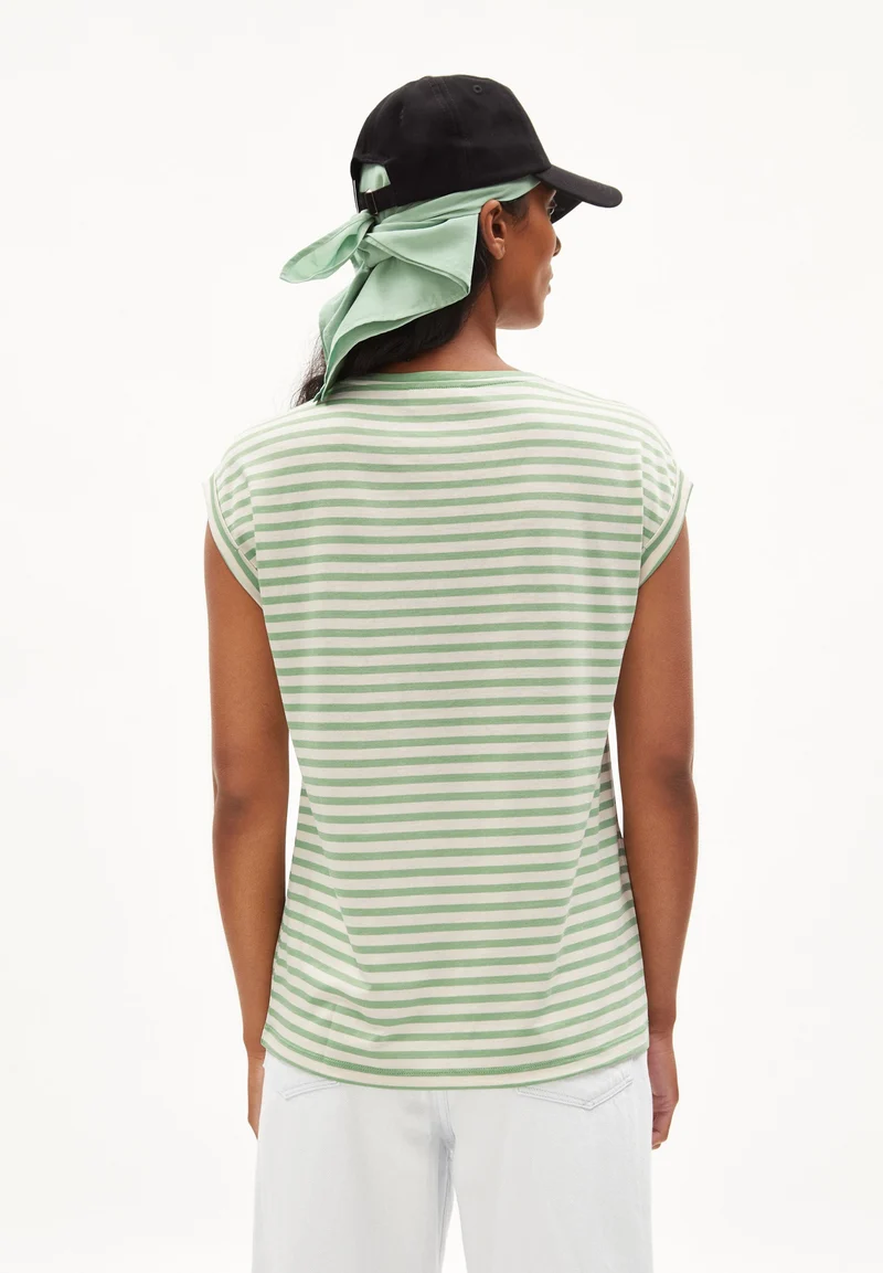 JILAANA STRIPES | smith green-oatmilk