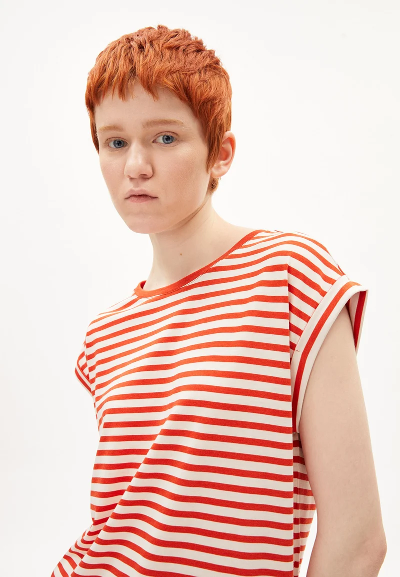 JILAANA STRIPES | emergency red-oatmilk