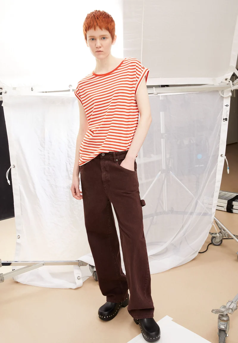 JILAANA STRIPES | emergency red-oatmilk