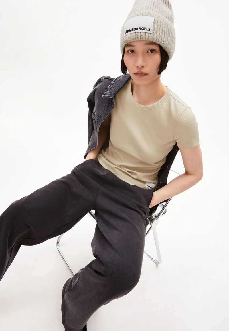 KARDAA T-SHIRT | gravel