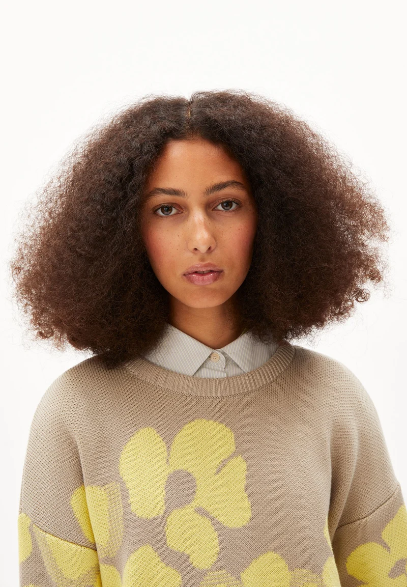 OLESSYAA AQUA FLORAL | sand stone-armedangels yellow light