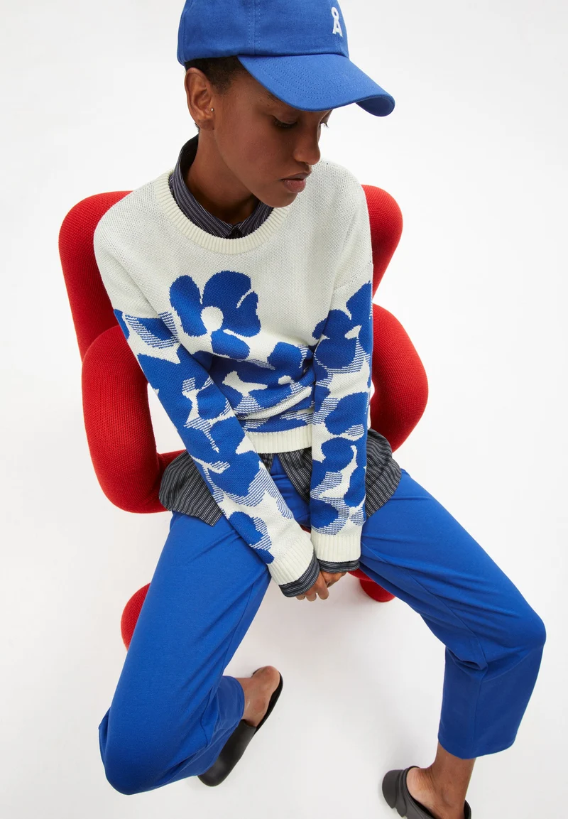 OLESSYAA AQUA FLORAL | oatmilk-dynamo blue