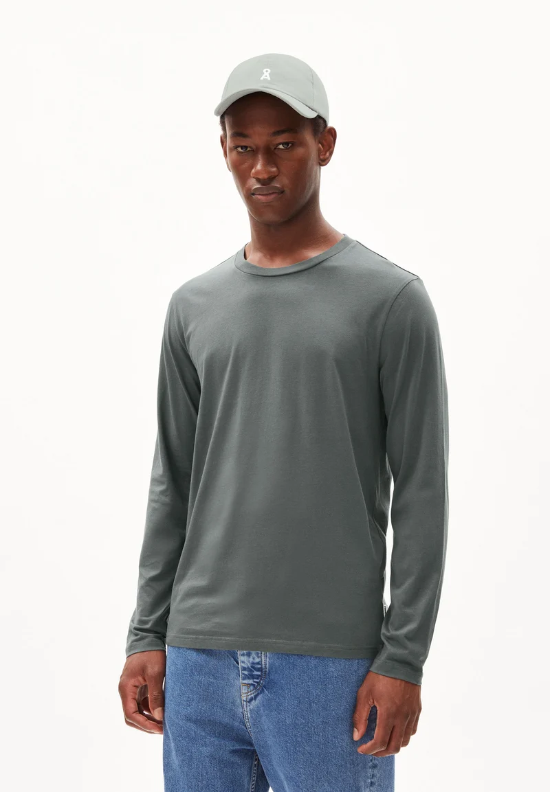 JAAMES LONGSLEEVE