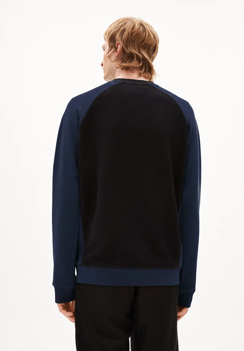 NIKOLAAR | night sky-black