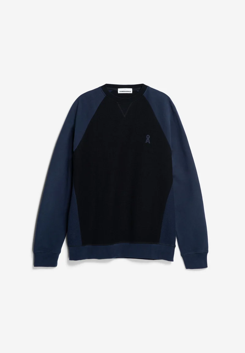 NIKOLAAR | night sky-black
