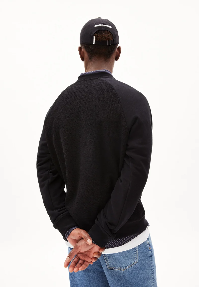 NIKOLAAR | black