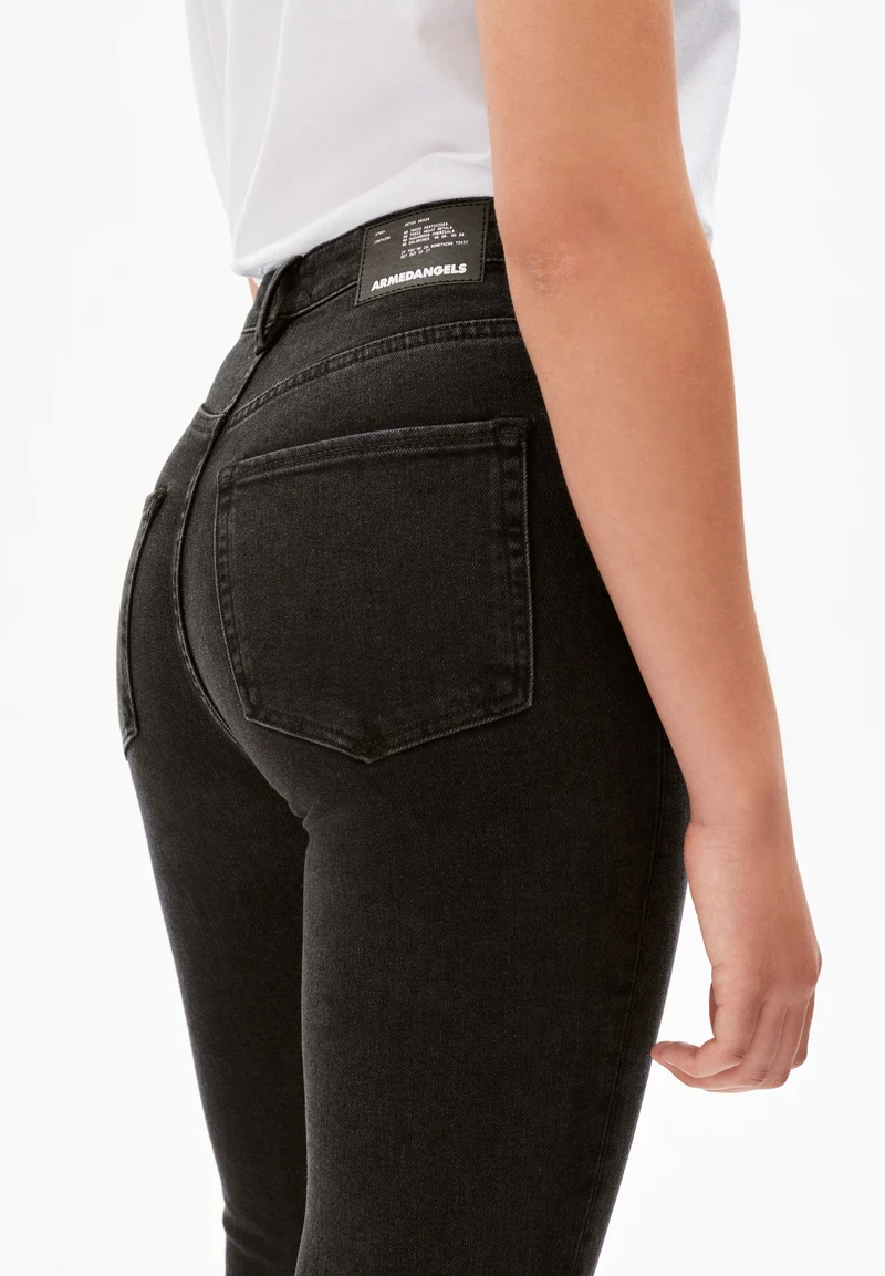 LEJAANI | breezy black