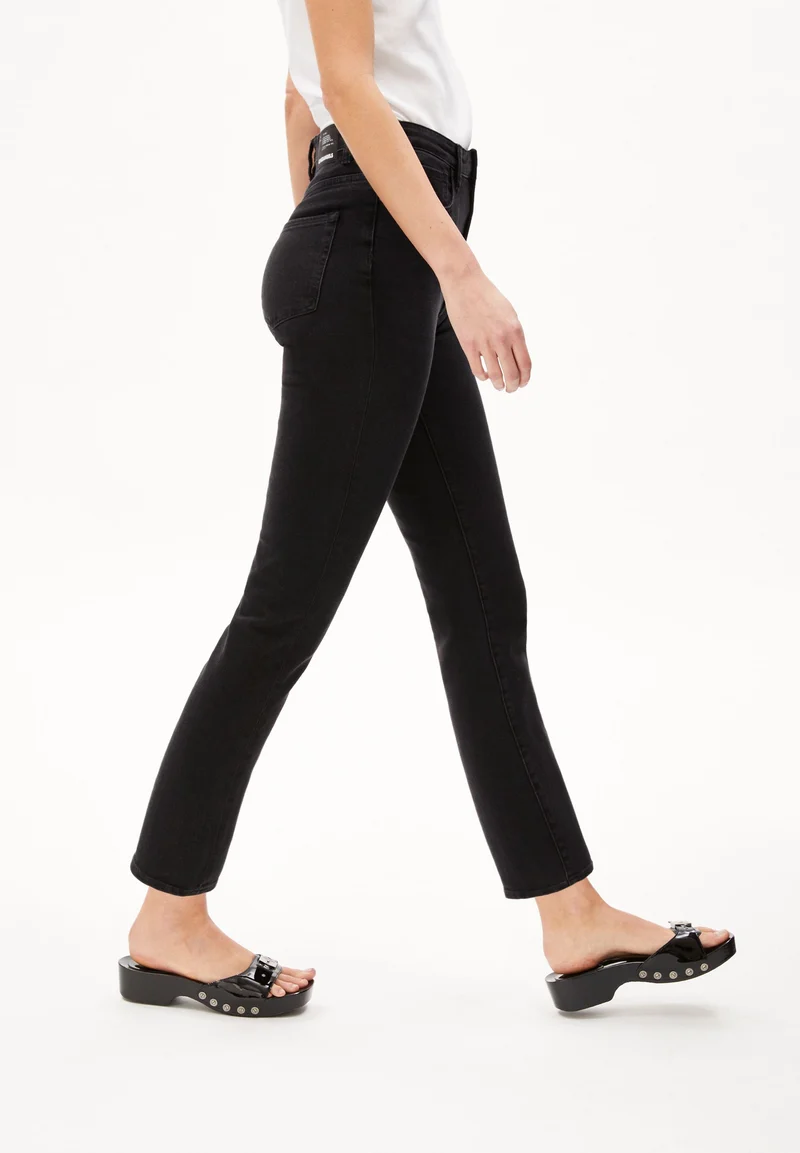 LEJAANI | breezy black