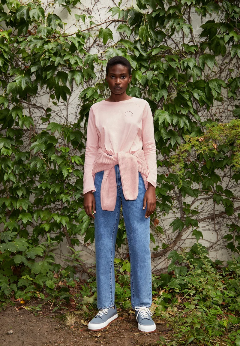 AMELIAA CIRCLE | rose quartz