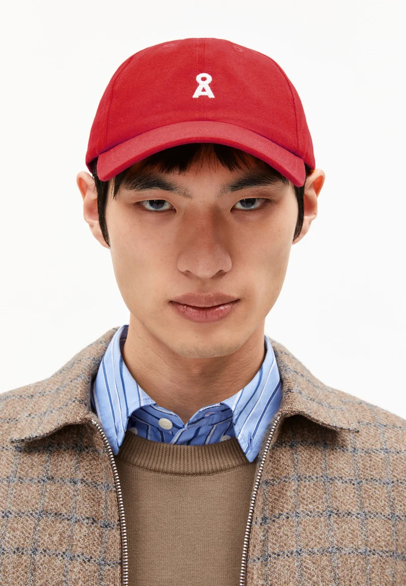 YENAAS BOLD KAPPE | scarlet red