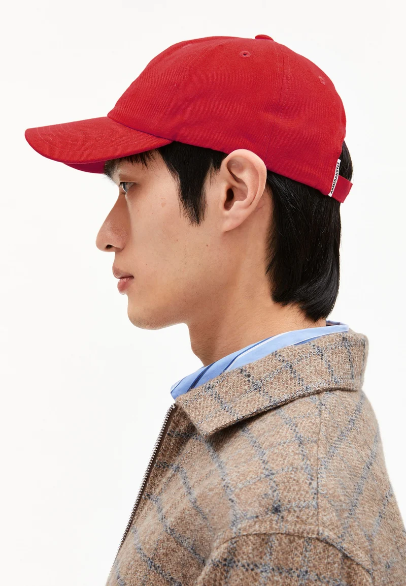 YENAAS BOLD KAPPE | scarlet red