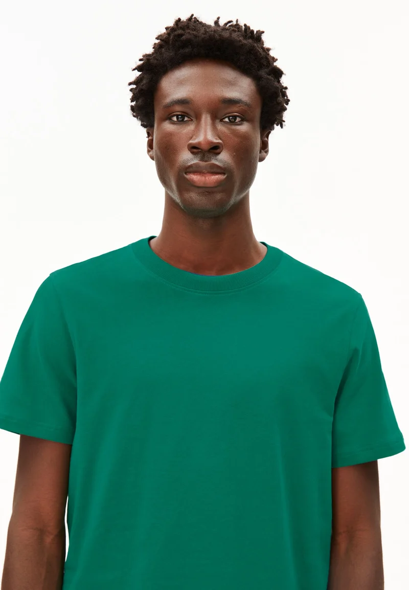 MAARKOS T-SHIRT | emerald green