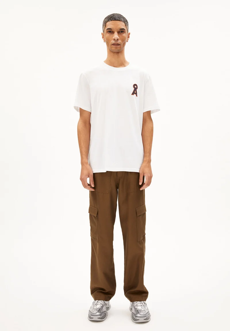 AADONI A SIGNATURE | white
