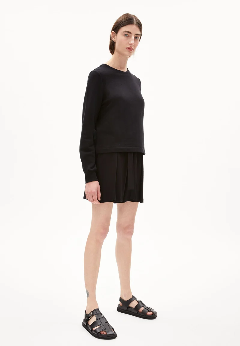 FABIAA | black