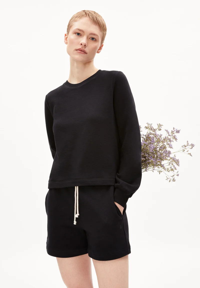 LUZIAANA | black