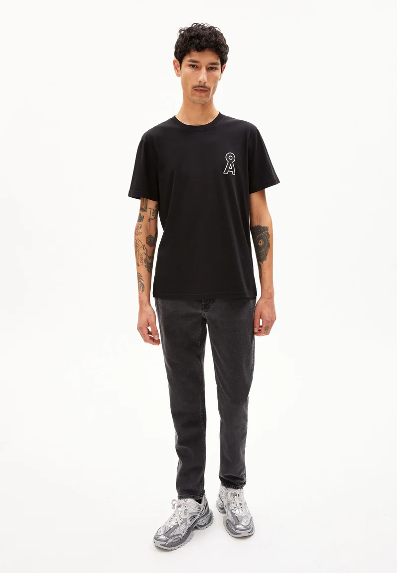 AARJO TARPA TAPERED JEANS | smoked