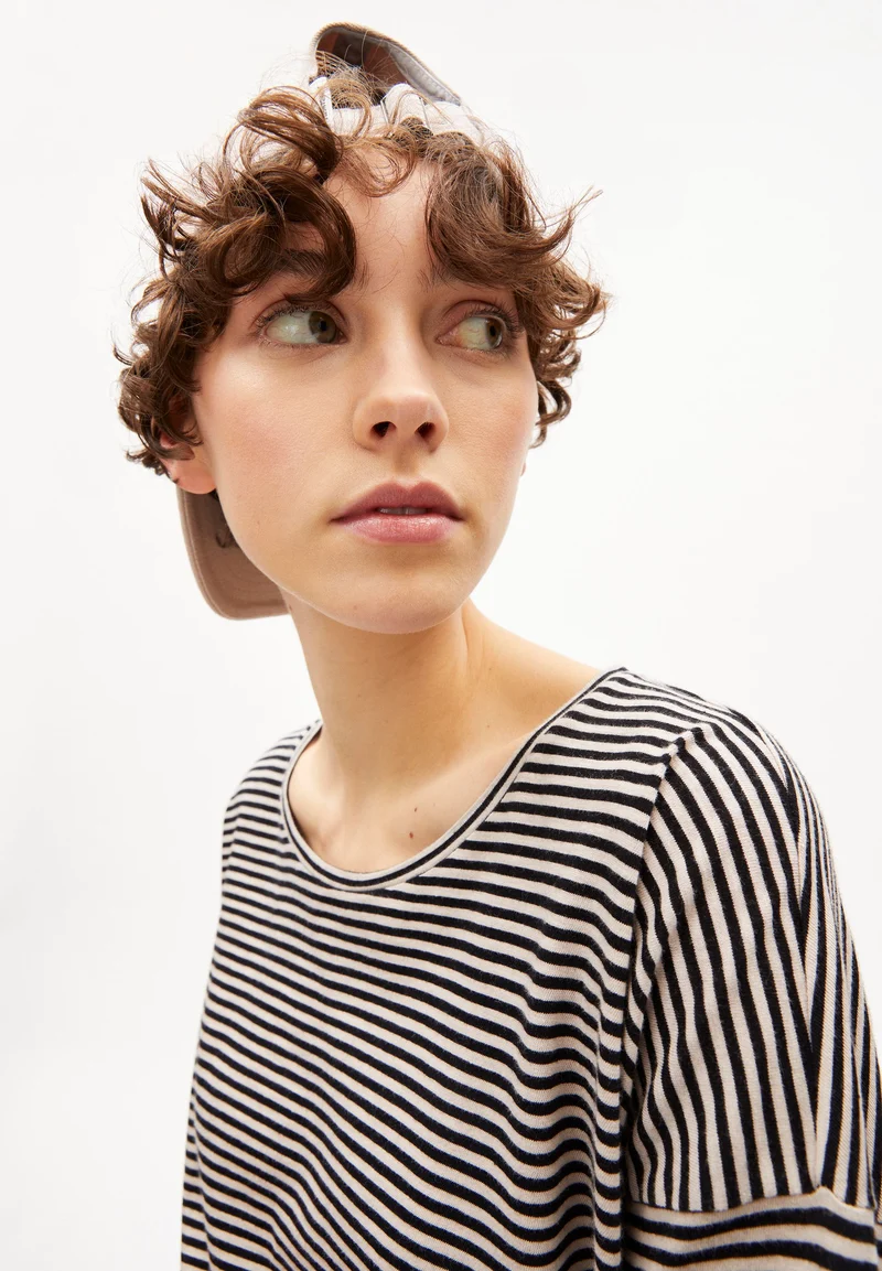 SIANAA LOVELY STRIPES | black-light desert