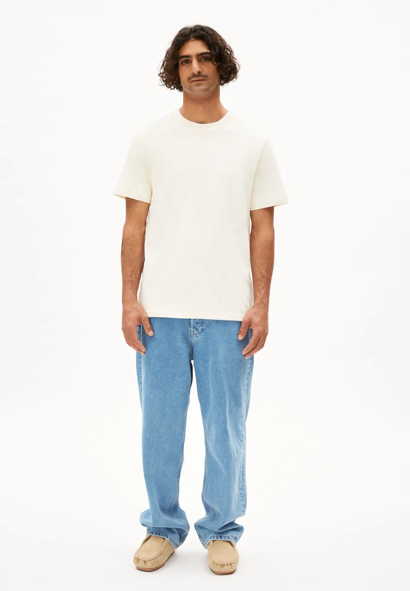 MAARKOS T-SHIRT | oatmilk