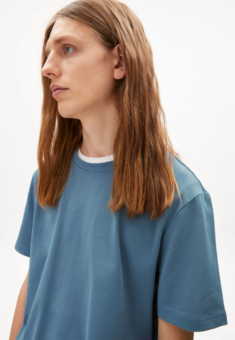 MAARKOS T-SHIRT | blue steel