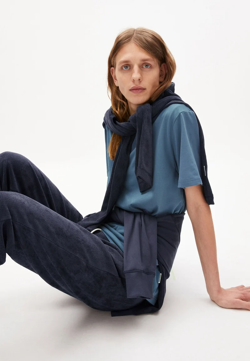 MAARKOS T-SHIRT | blue steel