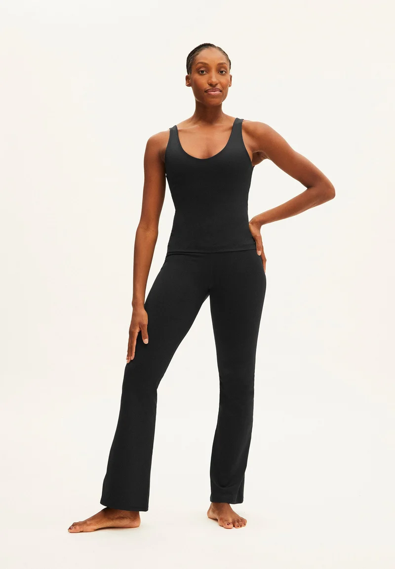 LAALI | black