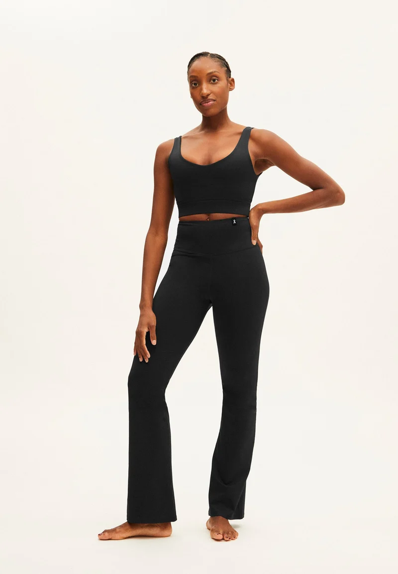YAJAANA | black