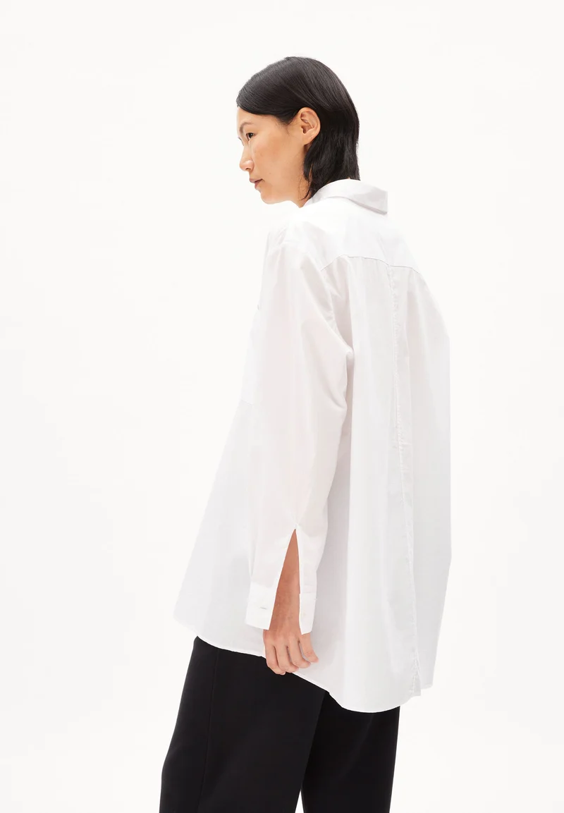 EALGAA | white