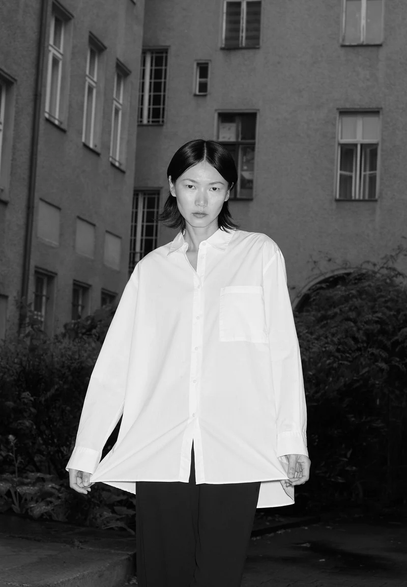 EALGAA | white