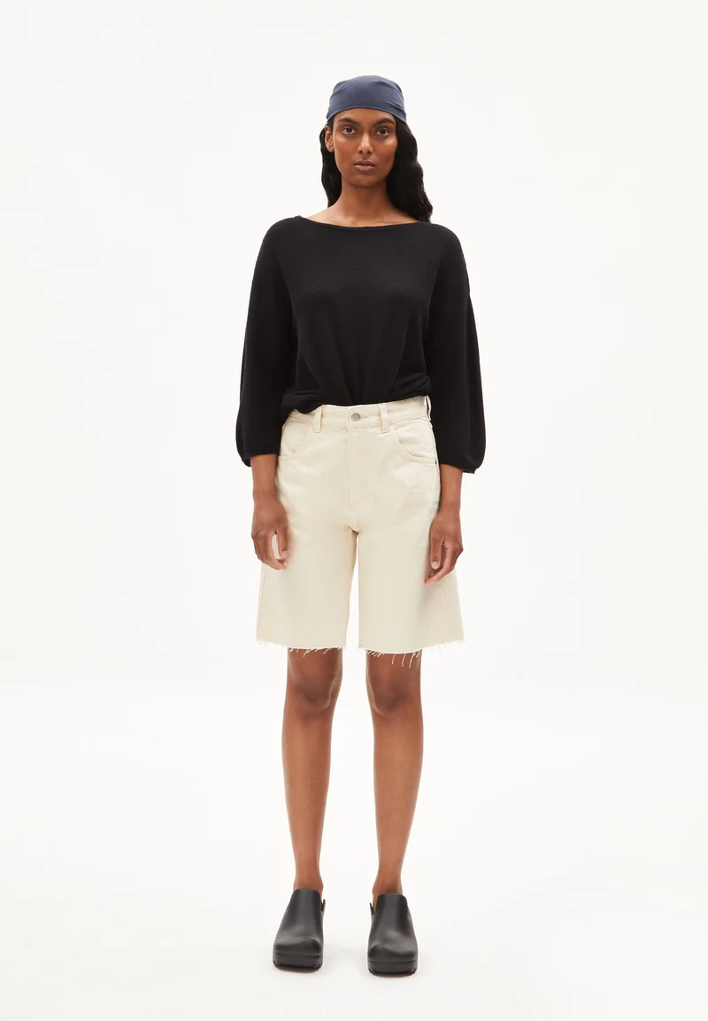 RATHAA LINO | black