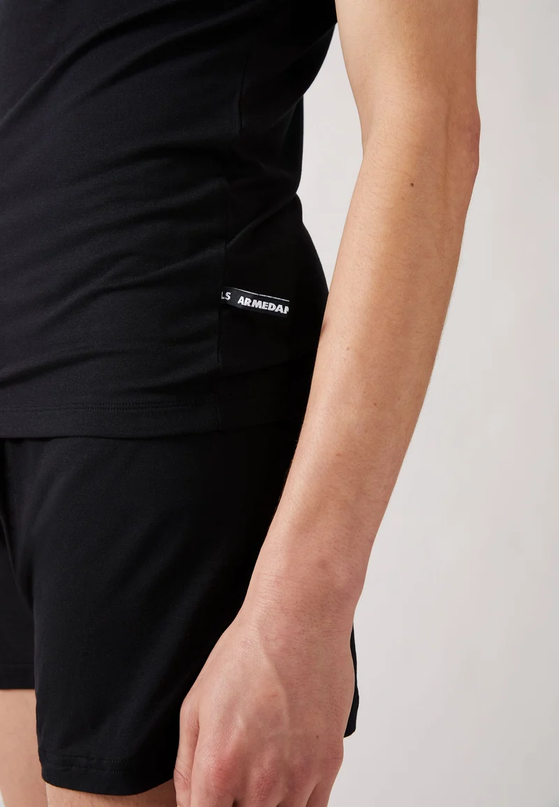 HELMAAR | black