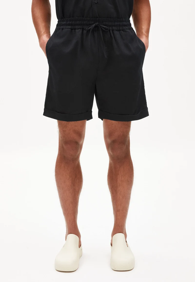 RYNKAA LINO | black