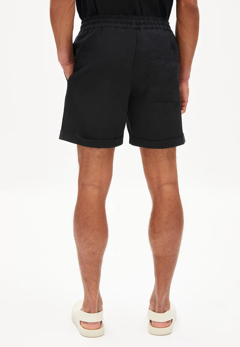RYNKAA LINO | black