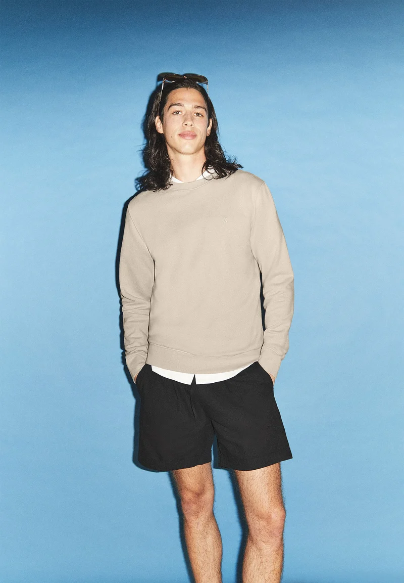 RYNKAA LINO | black