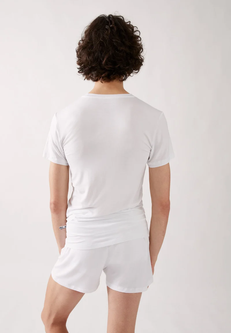 HELMAAR | white