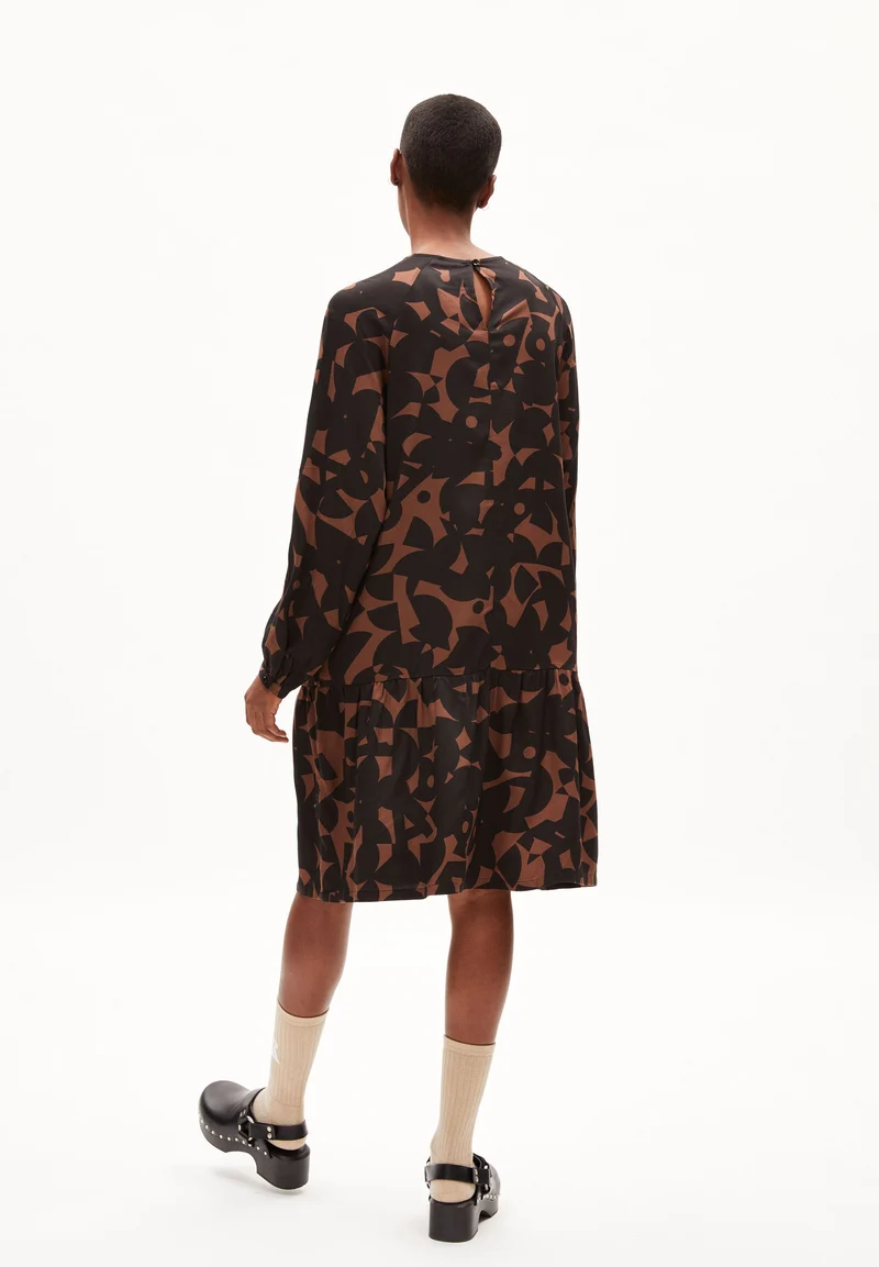 ANINAA ABSTRACT A | deep brown