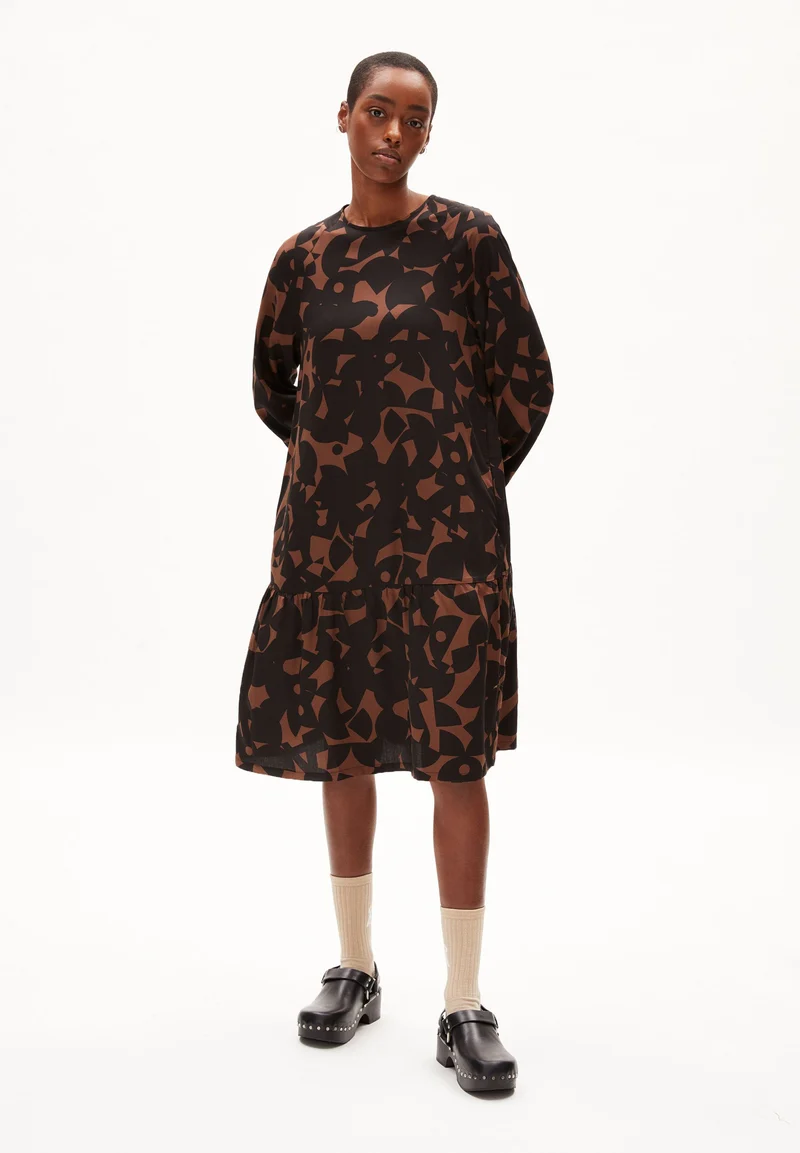 ANINAA ABSTRACT A | deep brown
