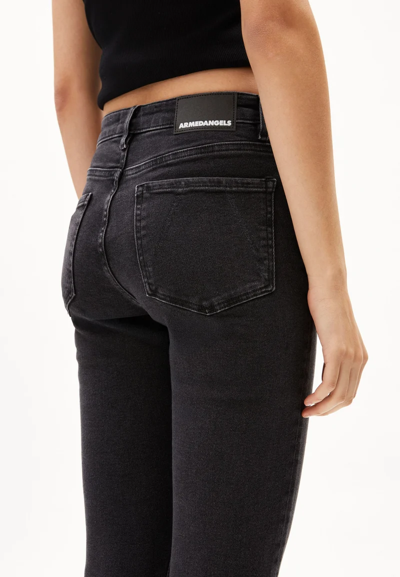 TILLAA | true black washed