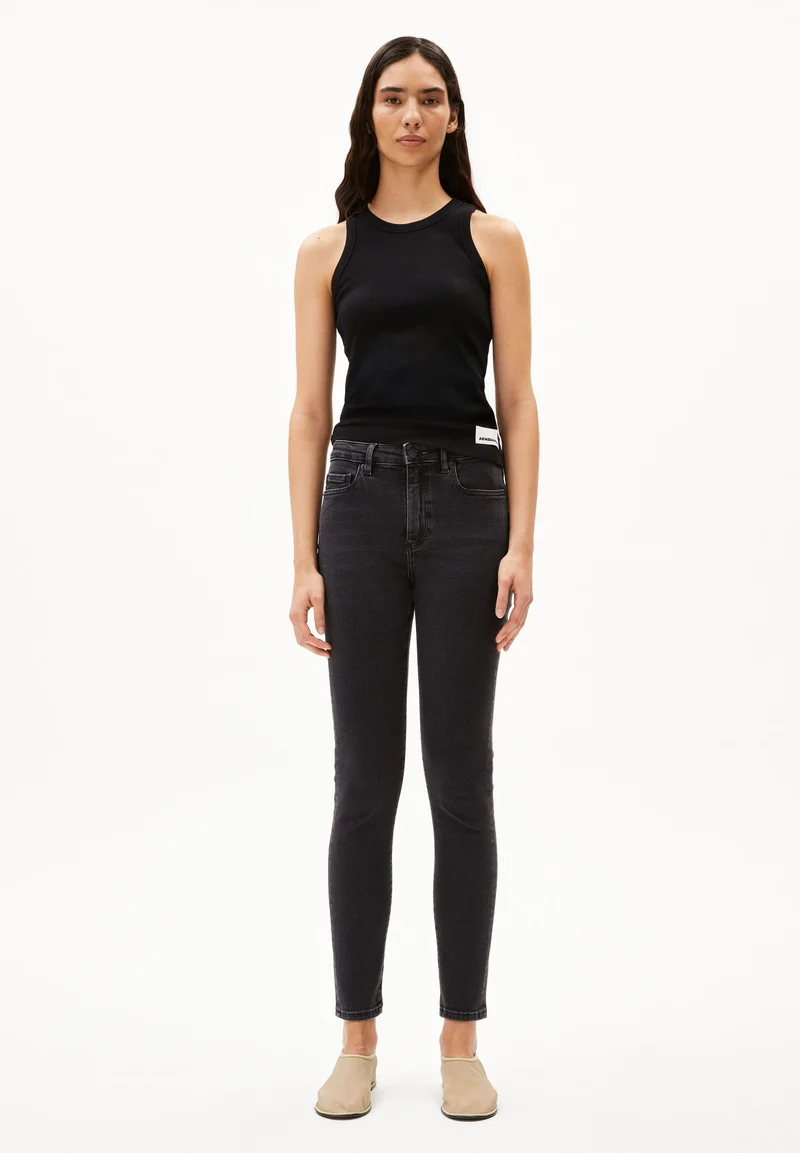 TILLAA | true black washed