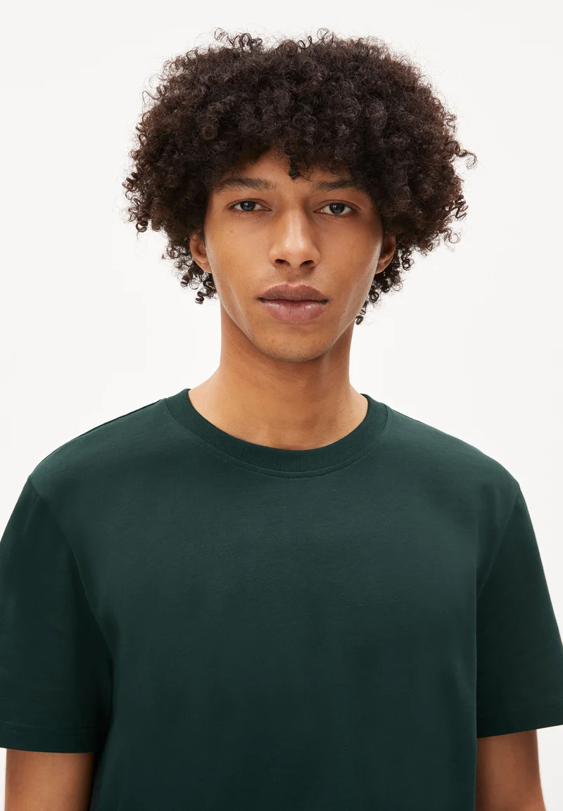 MAARKOS T-SHIRT | dark scarab
