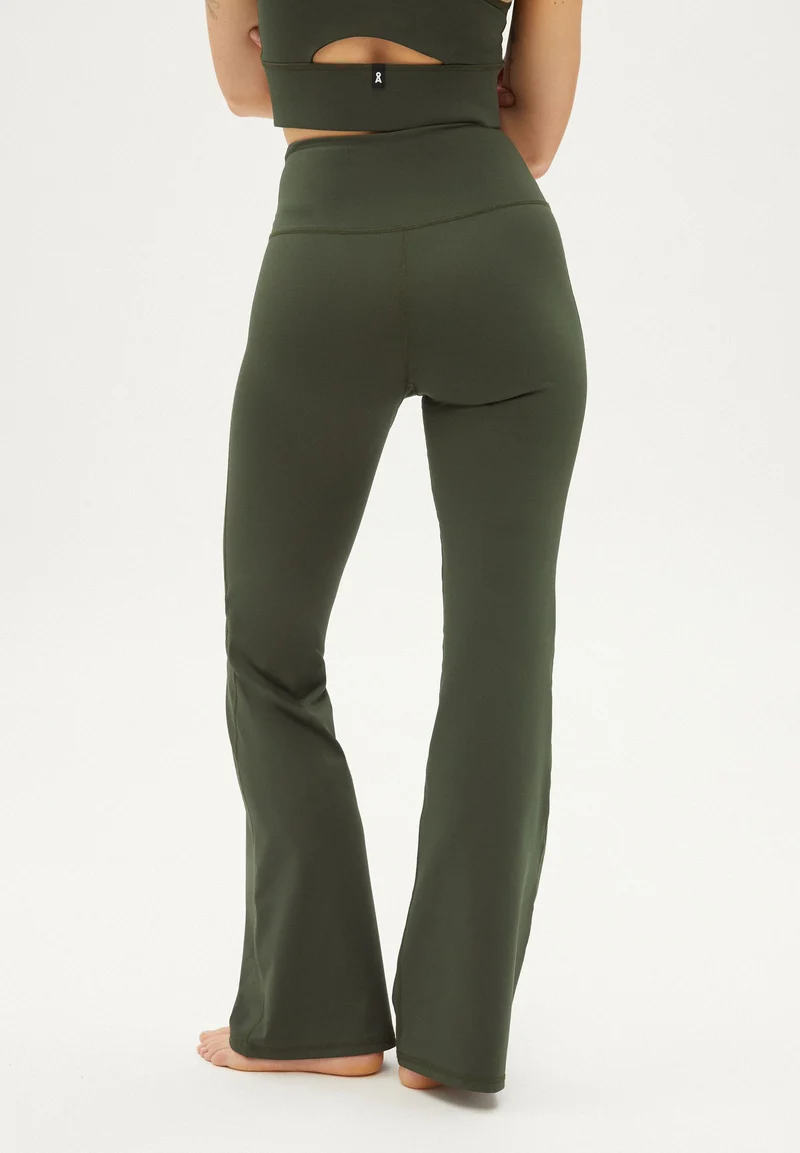 YAJAANA | light carbon green-black