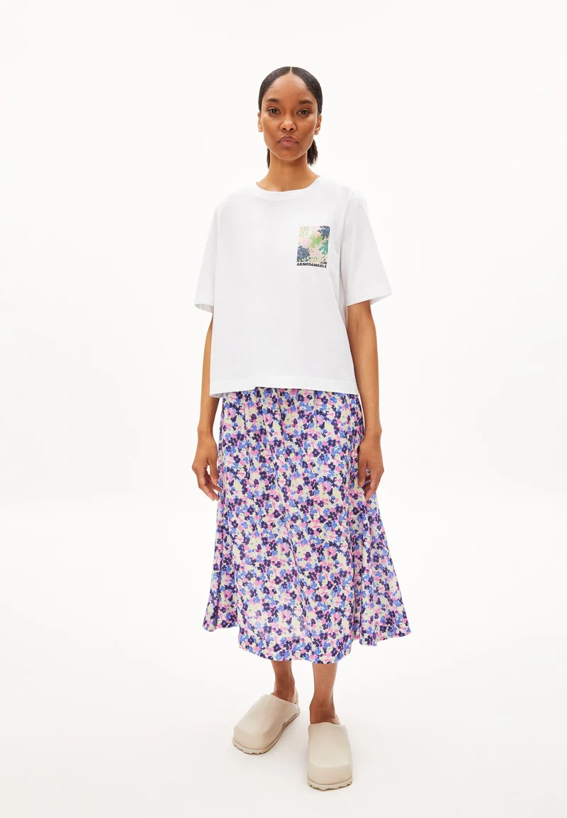LAYAA FLORAA | white