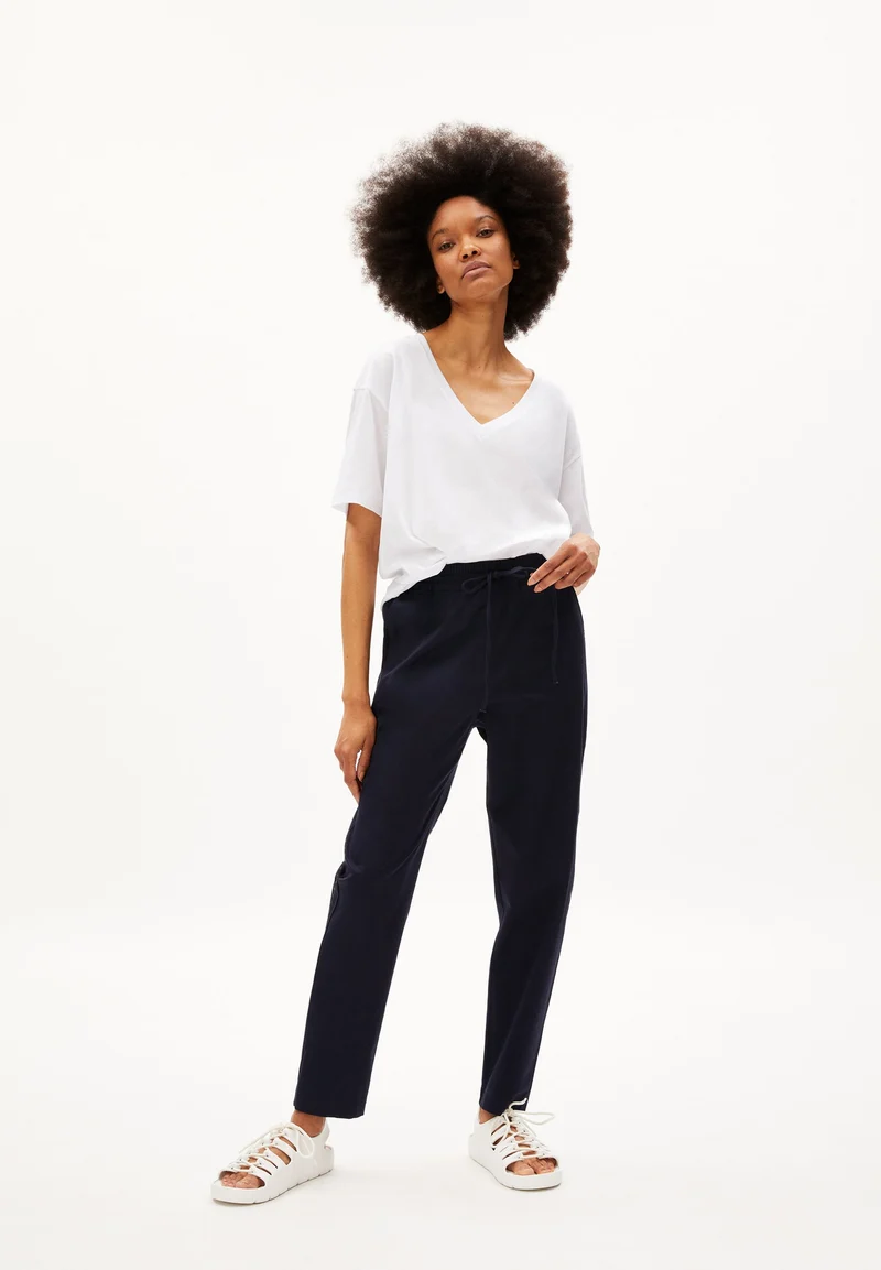 DEMIKAA | white