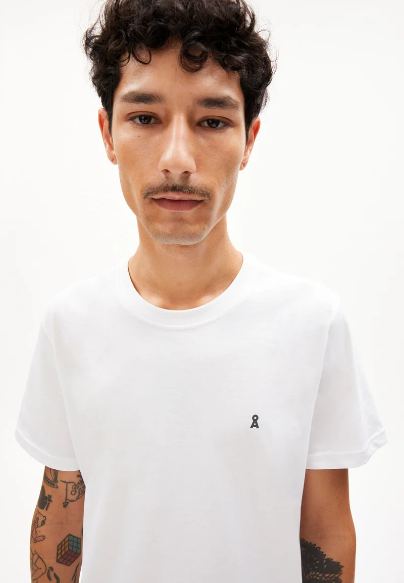 LAARON T-SHIRT | white