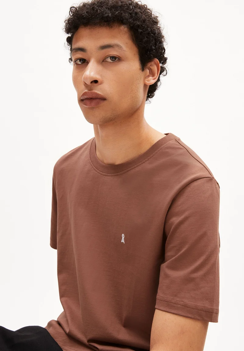 LAARON T-SHIRT | nutshell