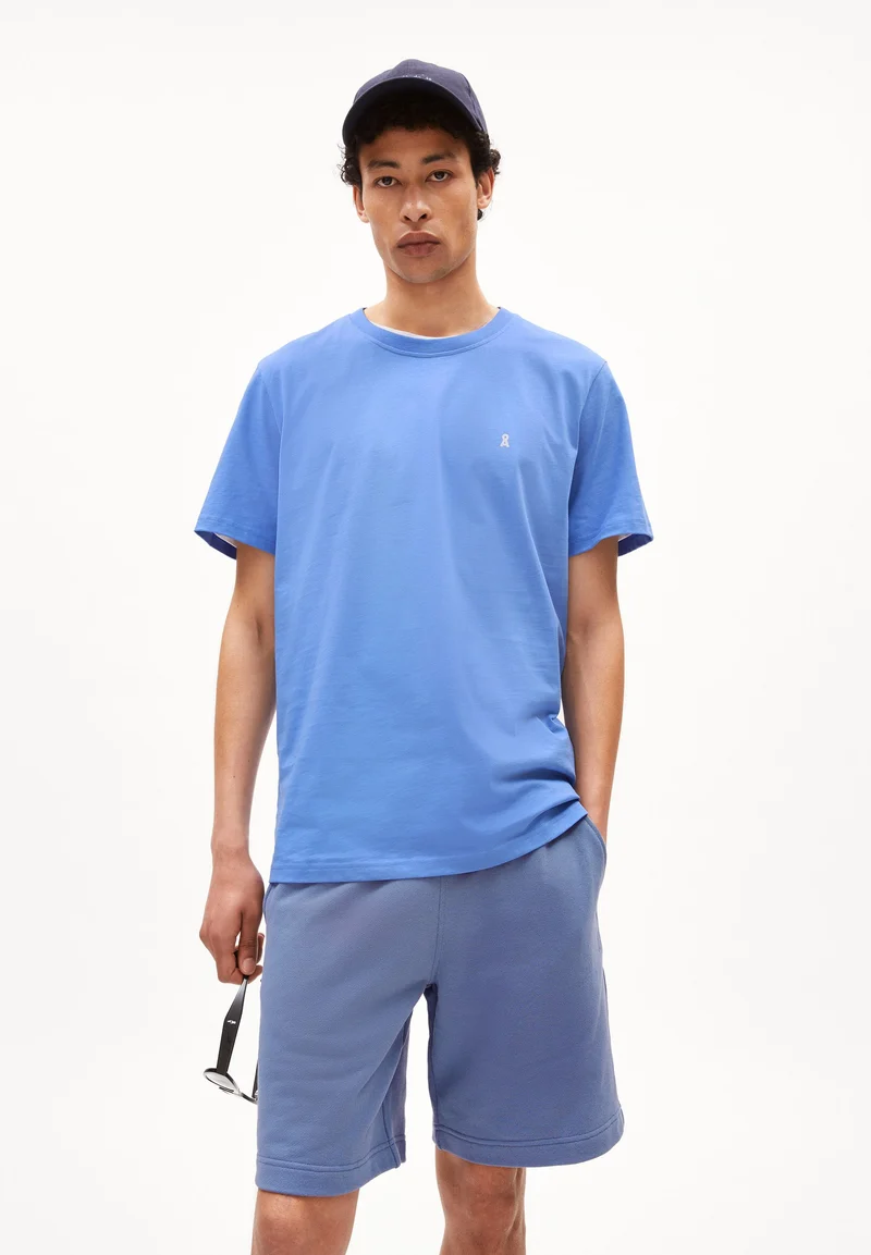 LAARON T-SHIRT | blue bloom