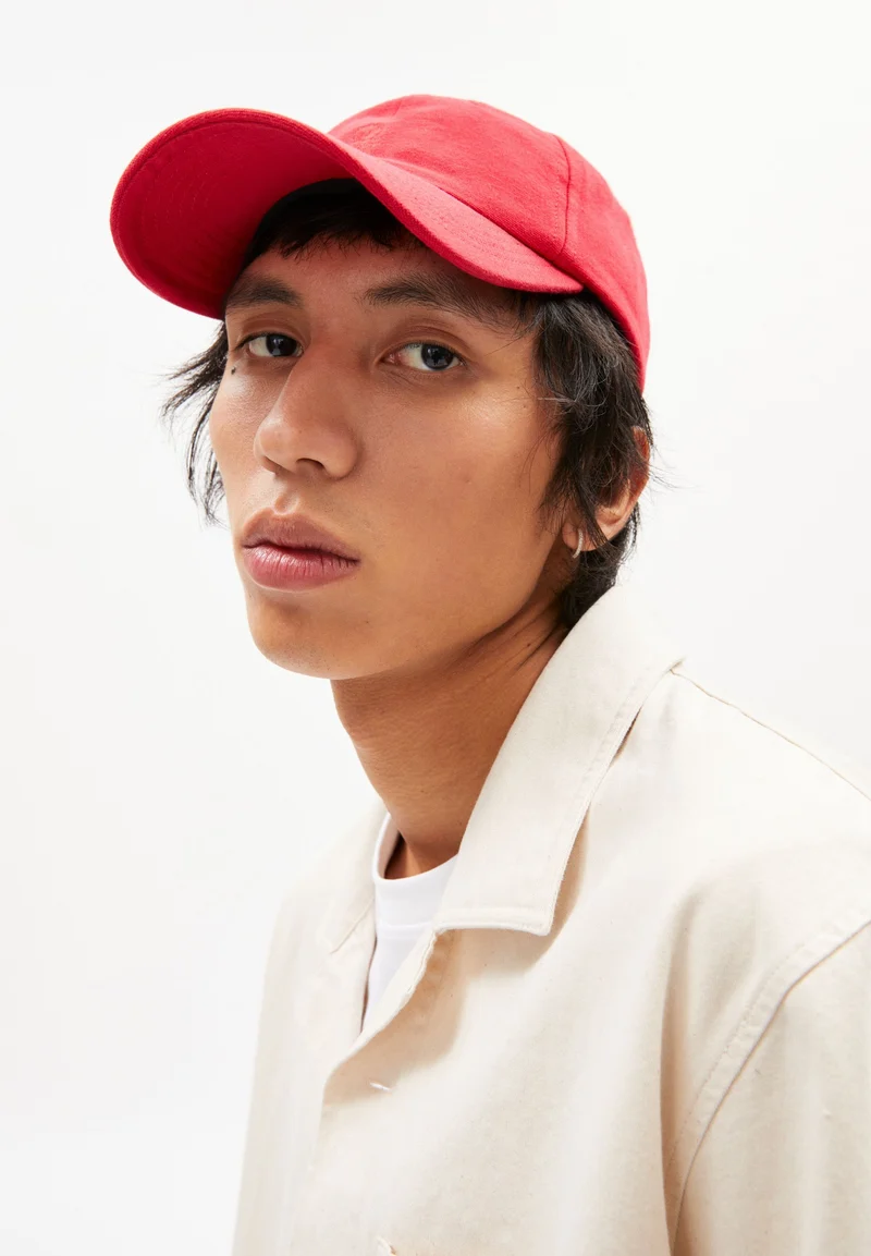 YENAAS BOLD KAPPE | dark poppy