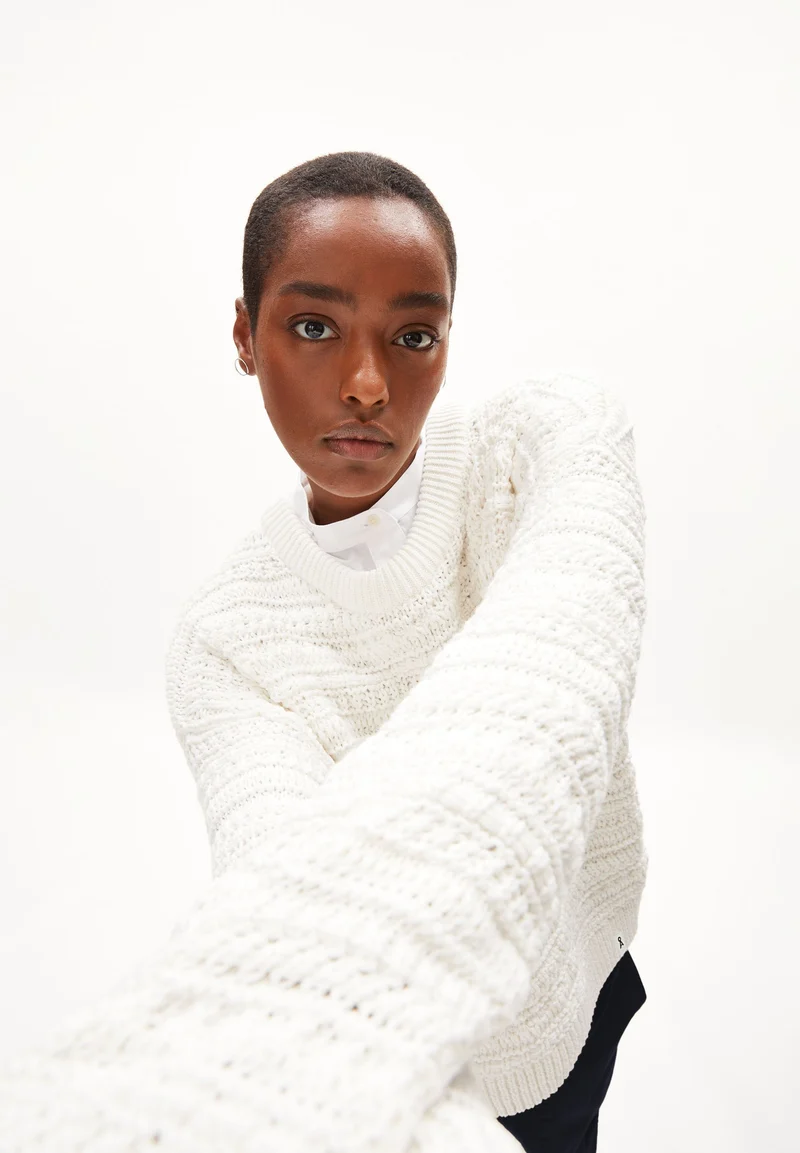 LANIAA | off white
