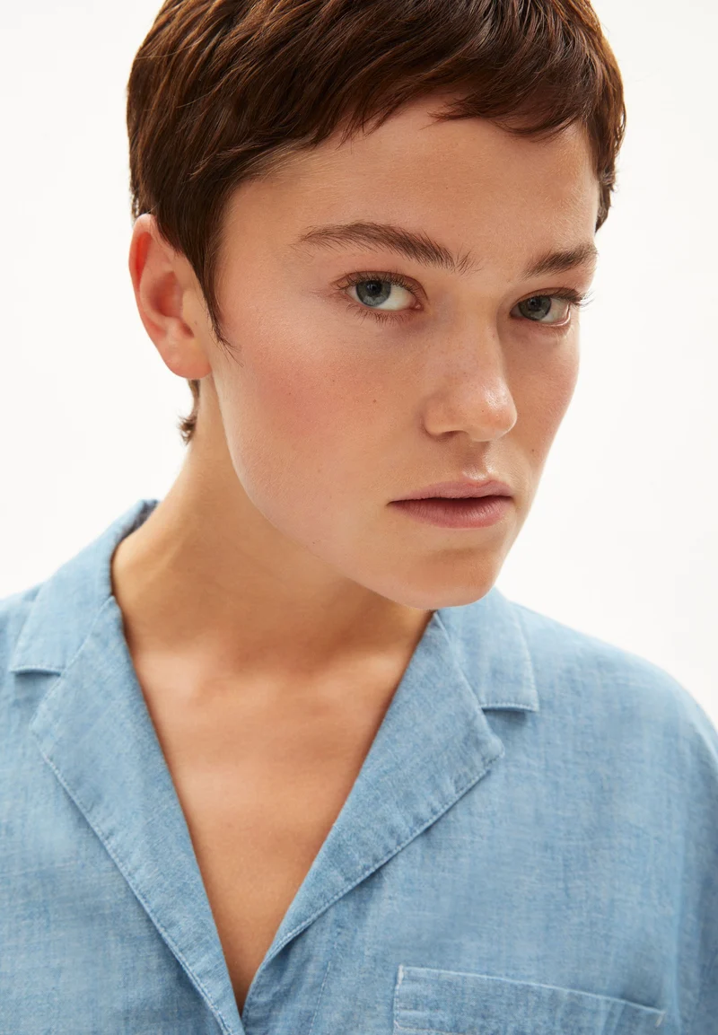 LEAANNE DNM | butterfly